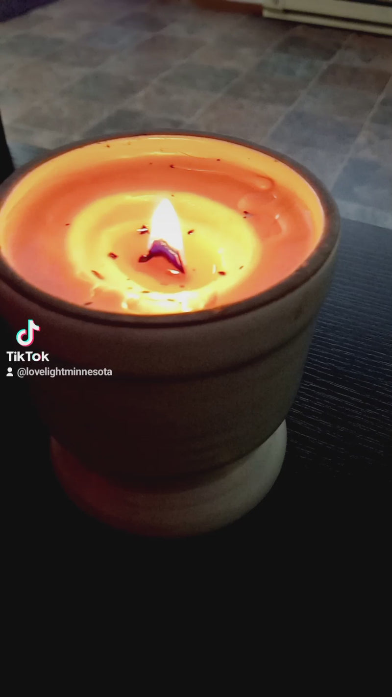 Crackling pre-treated wood wicks video of our packs of 60 wicks SKU 11